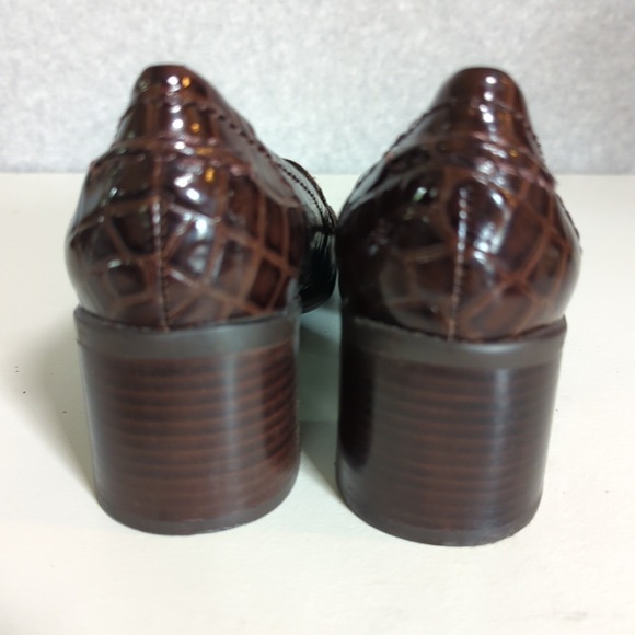 Bandolino Brown Croc loafers Embossed Leather block Heel Women's Shoes 8M Preppy - Picture 4 of 6